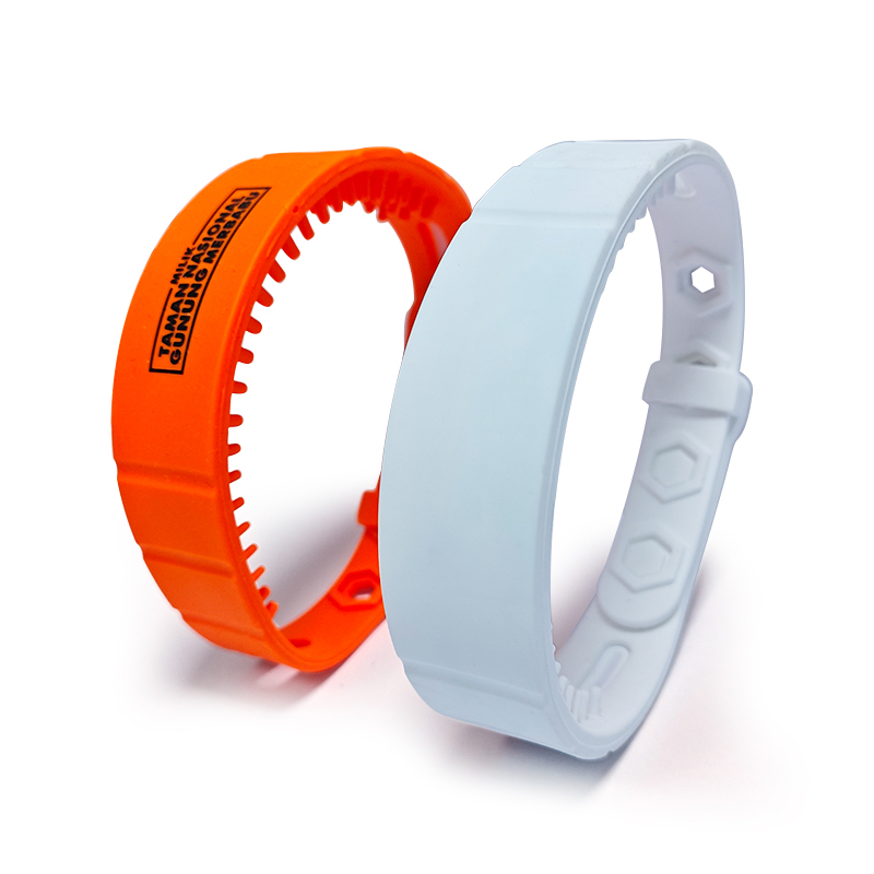 ZD-17 Long Range Adjustable UCODE8/9 Alien H3/4 UHF Reusable Bracelet RFID Silicone Wristband
